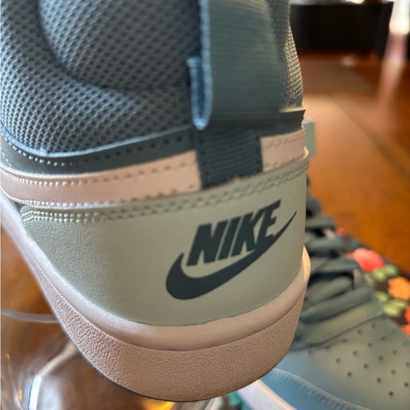 Nike Cerulean/Glacier Blue/White Court Borough Mid 2 (Big Kids Size 6.5Y) - Picture 3 of 7